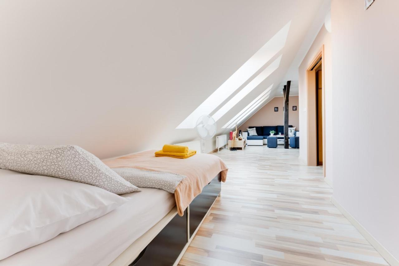 Jane'S Attic Apartment Prag Dış mekan fotoğraf